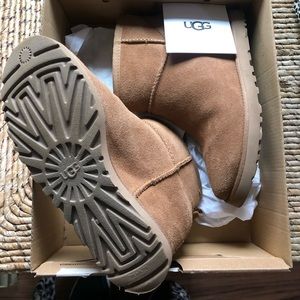 Ugg classic mini